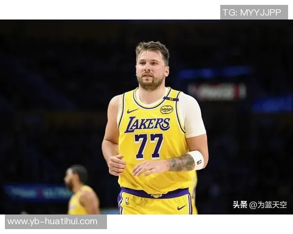 东契奇盛赞斯玛特防守技巧称其独特表现令人惊叹 东契奇盛赞斯玛特防守技巧称其独特表现令人惊叹